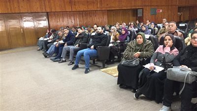 تدريب مسئولي المراكز التكنولوجية بأسيوط على تلقي طلبات ترخيص المحال العامة