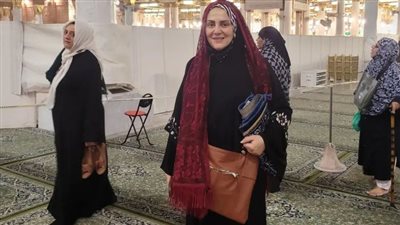 صور رانيا محمود ياسين بالحجاب تثير جدلًا بمواقع التواصل 