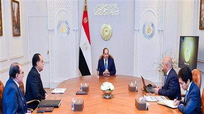 السيسي يكلف بتطوير الموانئ بشكل تنموي متكامل يمتد إلى المحيط الجغرافي لها.. ويؤكد أن نهضة الأمم تعتمد بشكل حيوي على شبكة النقل