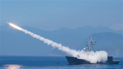 تهدد نصف حركة التجارة العالمية.. تداعيات المناورات العسكرية الصينية في مضيق تايوان