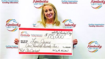 امرأة تفوز بـ 175 ألف دولار في لعبة تبادل هدايا