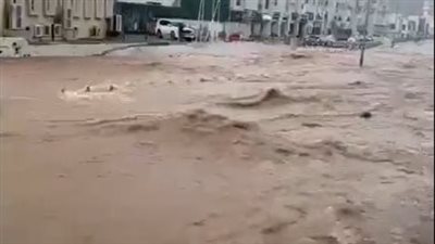  سيول هائلة تضرب سلطنة عمان (فيديو)