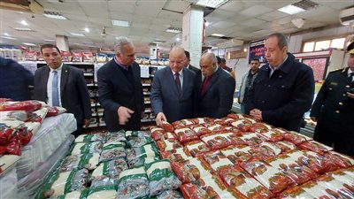 محافظ القاهرة يكلف رؤساء الأحياء بسرعة الاستجابة لشكاوى المواطنين.. وقرارات عاجلة بشأن معارض أهلا رمضان ومنافذ بيع السلع 