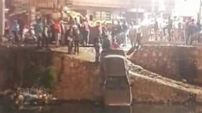 انتشال سيارة غارقة في مياه ترعة القاصد بالغربية بعد نجاة قائدها