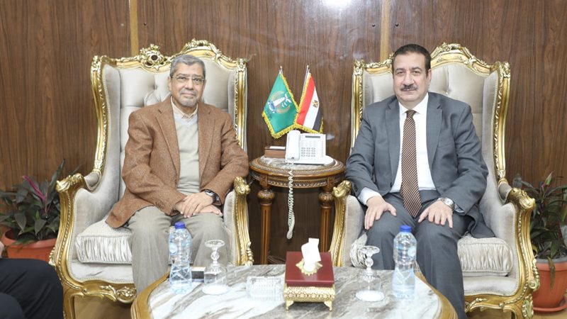 محافظ المنوفية خلال