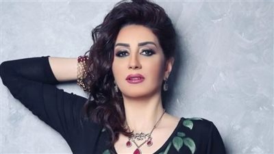 أشرف زكي: وفاء عامر تطوعت للطبخ في دار مسنين الفنانين (فيديو)