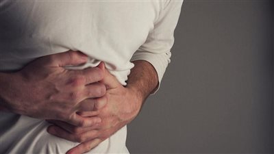 باحث بجامعة نيويورك يحذر: 7 أضرار كارثية من احتجاز البول داخل المثانة