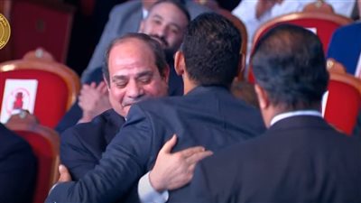 دموع السيسي خلال حفل قادرون باختلاف