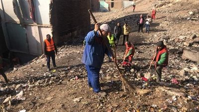 حملة لرفع تراكمات المخلفات لليوم الثالث على التوالي بشارع المحجر بدار السلام