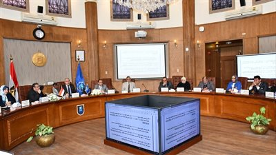 رئيس جامعة القناة: منح 23 باحثا درجة دكتوراه و66 ماجستيرا