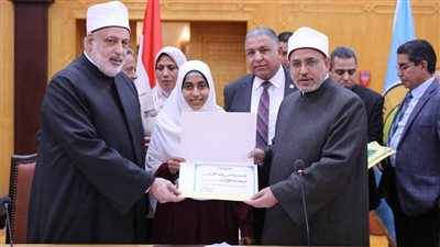جامعة الأزهر تكرم حفظة القرآن الكريم وداود يوجه بمضاعفة مكافآتهم 