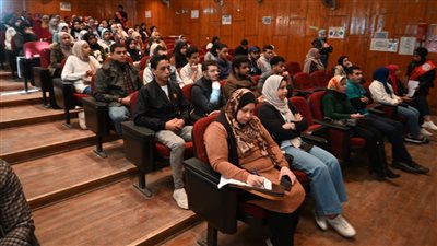 تعزيز ثقافة العمل التطوعي عنوان ندوة بكلية الزراعة جامعة الفيوم (صور)
