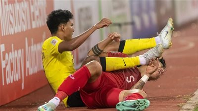 أغرب ضربة جزاء يمكن أن تراها، حكم ياباني يرتكب خطأ فادحا (فيديو)