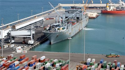 تداول 14 ألف طن بضائع عامة ومتنوعة و847 شاحنة بموانئ البحر الأحمر 