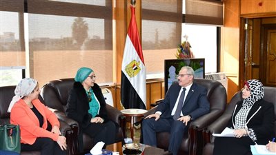 رئيس معهد تكنولوجيا المعلومات في زيارة لجامعة قناة السويس