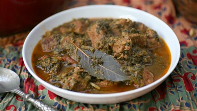 طريقة عمل السبانخ باللحم والجبن بمذاق لا يقاوم