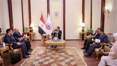 وزير الصحة يبحث سبل التعاون مع مجموعة القمرا القابضة القطرية 