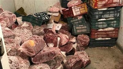 ضبط 3 أطنان دواجن ولحوم فاسدة داخل ثلاجة بالجيزة