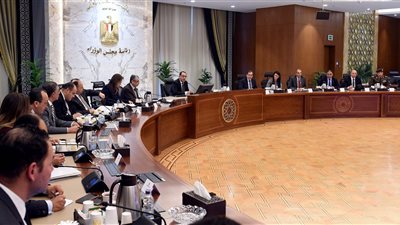 رئيس الوزراء يترأس الاجتماع الأول للجنة المعنية بالإعداد لمؤتمر ترويج الاستثمار