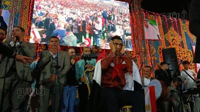 بالمزمار وسيارة مكشوفة، استقبال حافل لمنشد الشارقة يحى نادي فى المنوفية (فيديو)