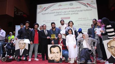 فريق أبطال الدقهلية يقدمون العرض المسرحي الظاهر كده 