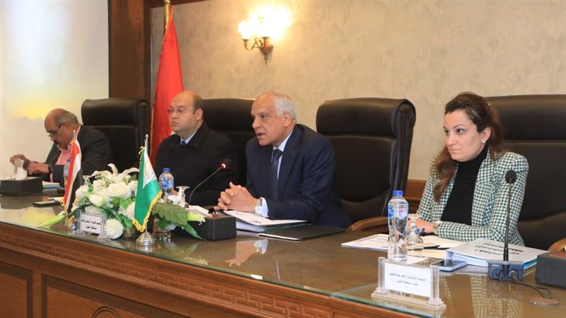 محافظ الجيزة في أجتماعه