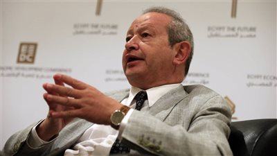 نجيب ساويرس ناعيا بيليه: لم أعتقد أنه مثلنا وسيموت