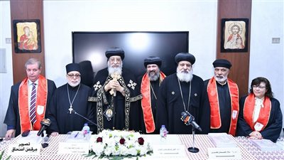 البابا تواضروس يشهد مناقشة الأنبا مكاري رسالة دكتوراه بإكليريكية الأنبا رويس