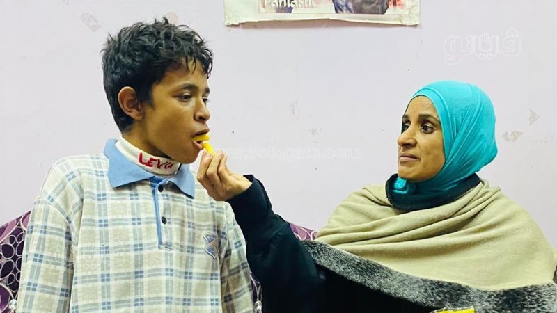 الطفل عمرو مريض ضمور