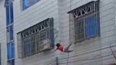 طفلة المرج، المعاينة الأولية تكشف سبب سقوط طفلة من الطابق الخامس بالمرج