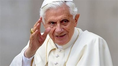  بابا الفاتيكان الراحل، بندكت السادس عشر أول بابا  يستقيل منذ 6 قرون 