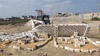 إزالة فورية لحالتيِّ تعدِّ بالبناء بمدينة القنطرة غرب بالإسماعيلية (صور)