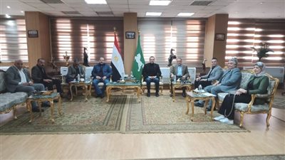 محافظ الشرقية يلتقي أعضاء النواب والشيوخ لحل مشكلات دوائرهم