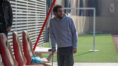 مصطفي شوبير يظهر في تدريبات الأهلي بعد جراحة غضروف الركبة 