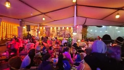 احتفالات الشباب على كورنيش النيل بالأقصر في رأس السنة (صور)