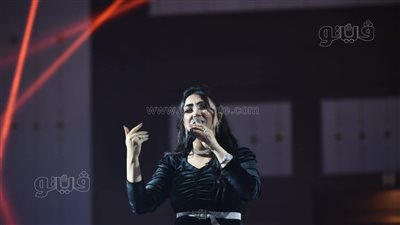 المطربة آية عبد الله تحيي حفلا غنائيا بعد أيام من وفاة والدها