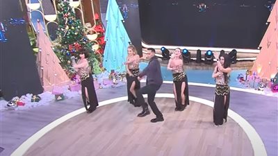 بصحبة 4 راقصات، محمد رمضان يشعل الأجواء في إستوديو منى الشاذلي (فيديو)