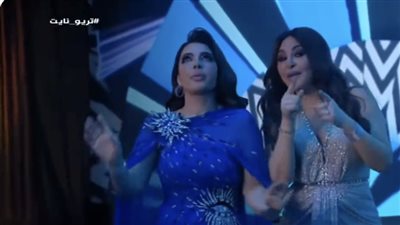 رقص أصالة وإليسا في كواليس حفل تريو نايت (فيديو)
