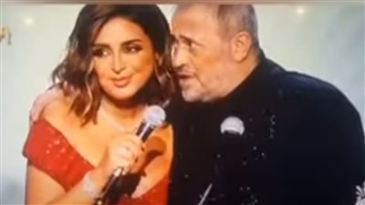 رأس السنة 2023، جورج وسوف يحتضن أنغام في حفل رأس السنة (فيديو وصور)