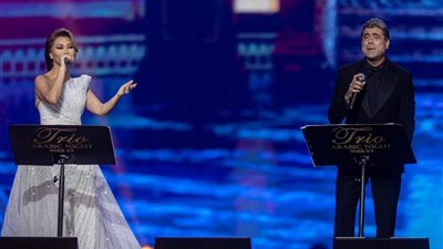 نوال الزغبي ووائل كفوري يعيدان غناء مين حبيبي أنا بعد مرور 27 سنة (فيديو) 