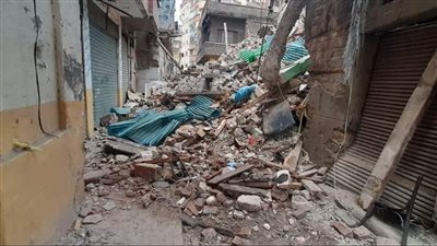 تساقط أجزاء من عقار في الجمرك دون إصابات 