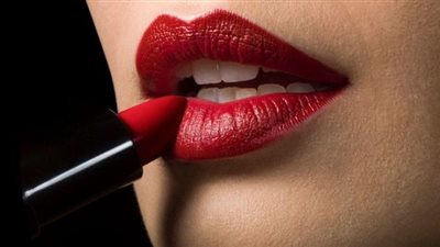 أحمر شفايف بلون التوت البري مضاد للميكروبات والبكتيريا المسببة للأمراض 