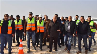 تفاصيل زيارة وزير النقل ومحافظ أسيوط مواقع القطار الكهربائي السريع (صور)