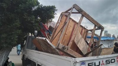 حملات لإزالة إشغالات الباعة الجائلين فى الإسكندرية 