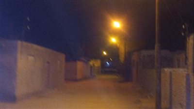 مركز ومدينة القنطرة شرق يواصل أعمال رفع كفاءة الإنارة العامة بالفترة المسائية