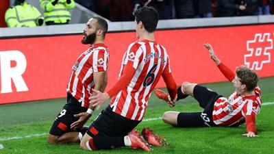 الدوري الإنجليزي، برينتفورد يحرز الهدف الأول في ليفربول 