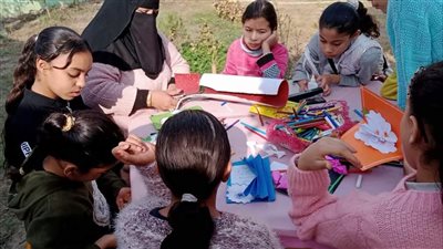 بيوت ثقافة الإسماعيلية تعلم الأطفال تصميم كروت وأقنعة للاحتفال بالعام الميلادي (صور) 