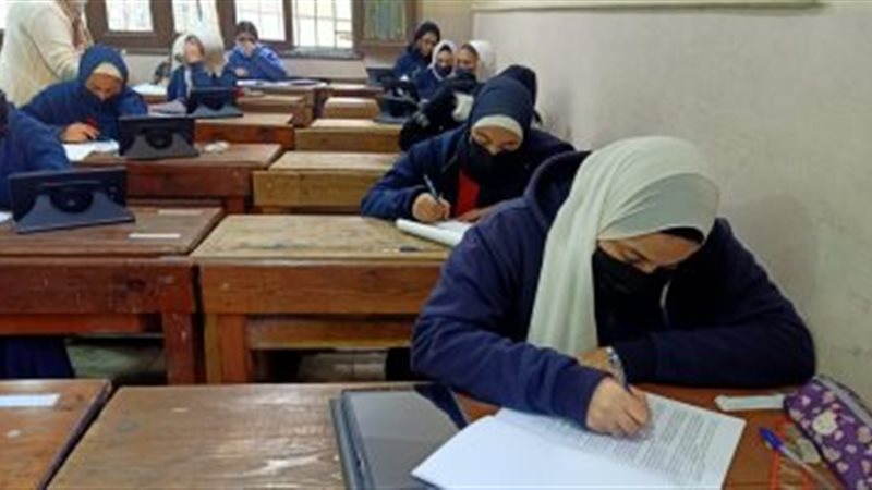 امتحانات العام الدراسي