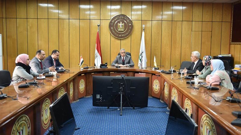  وزير القوى العاملة