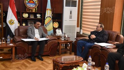 محافظ مطروح يستقبل فريق الهيئة القومية للاستشعار عن بعد (صور)